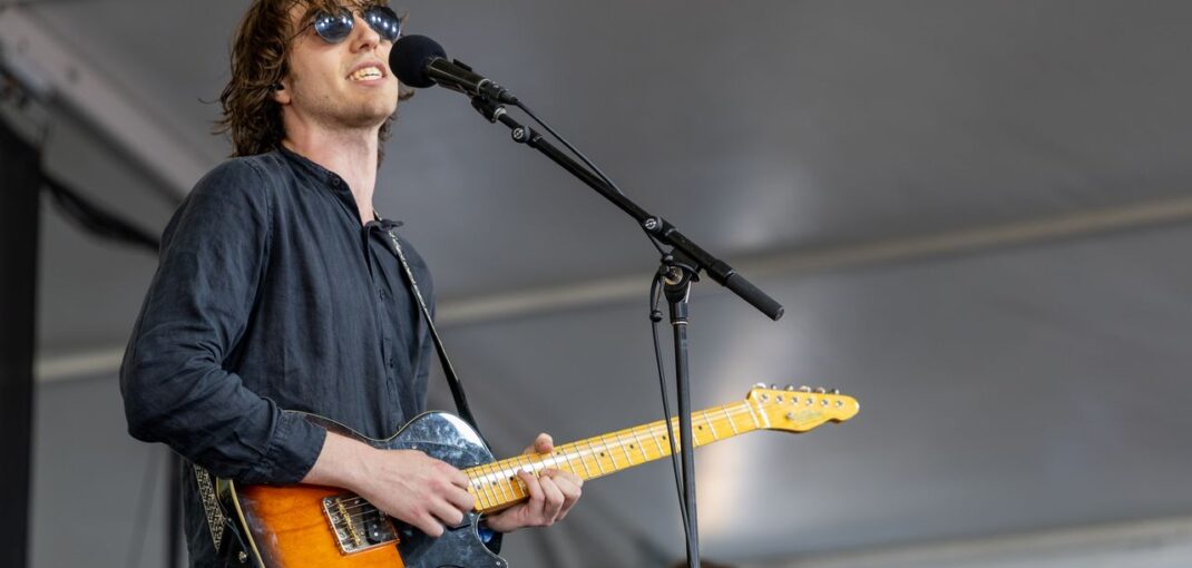 Cameron Winter Seemingly Covers Bruce Springsteen’s “Dancing in the Dark” for Xbox Ad: Watch