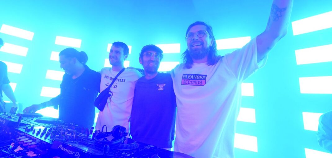 Watch Daft Punk’s Thomas Bangalter Join Fred Again.. for First DJ Set in 16 Years Watch Daft Punk’s Thomas Bangalter Join Fred Again.. for First DJ Set in 16 Years