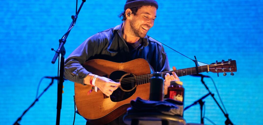 Fleet Foxes Cover Elliott Smith’s “Angel in the Snow”: Listen Fleet Foxes Cover Elliott Smith’s “Angel in the Snow”: Listen