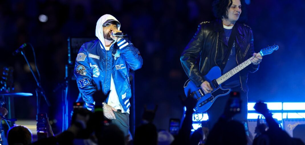 Jack White and Eminem Unite for Halftime Show at Detroit Lions Thanksgiving Game: Watch