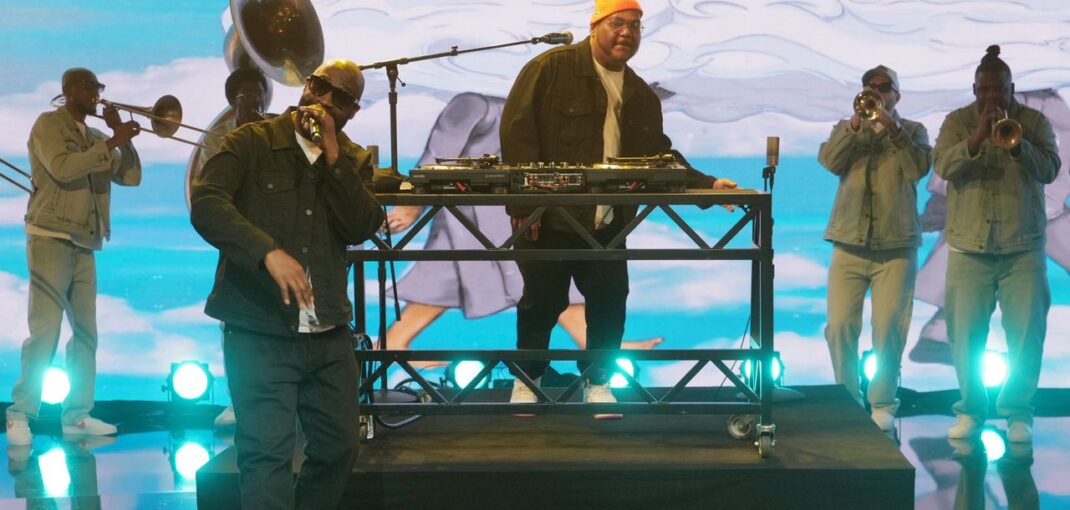 Watch De La Soul Perform Songs From New Album on Kimmel Watch De La Soul Perform Songs From New Album on Kimmel