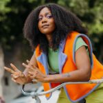 Watch Noname Turn Into a Bird in Video for New Song “Hundred Acres” Watch Noname Turn Into a Bird in Video for New Song “Hundred Acres”
