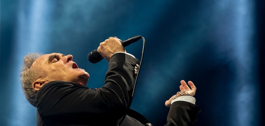 Morrissey Signs With Sire Records Morrissey Signs With Sire Records