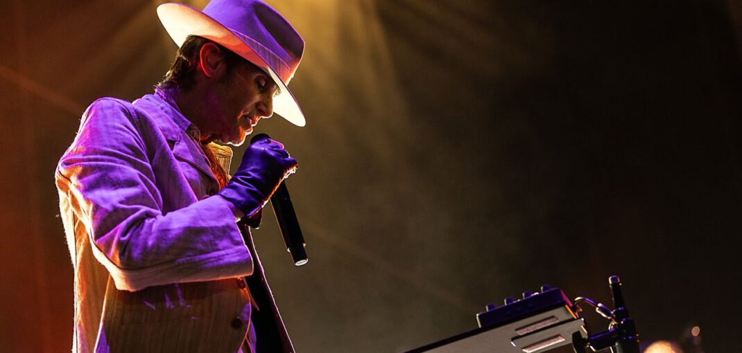 Perry Farrell Apologizes to Jane’s Addiction (Again) Perry Farrell Apologizes to Jane’s Addiction (Again)