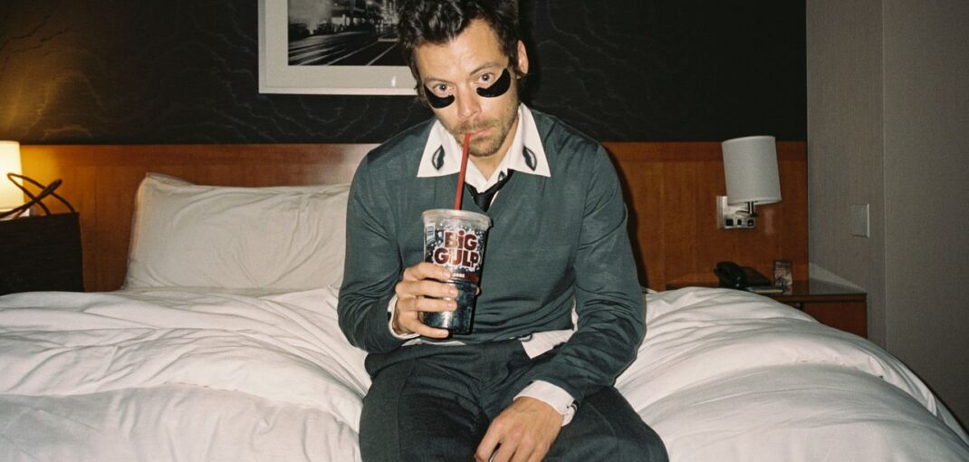 Listen to Harry Styles’ New Song “Aperture” Listen to Harry Styles’ New Song “Aperture”