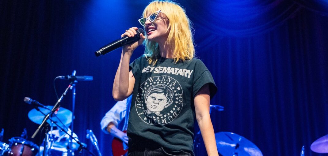 Listen to Hayley Williams’ New Project, Power Snatch Listen to Hayley Williams’ New Project, Power Snatch