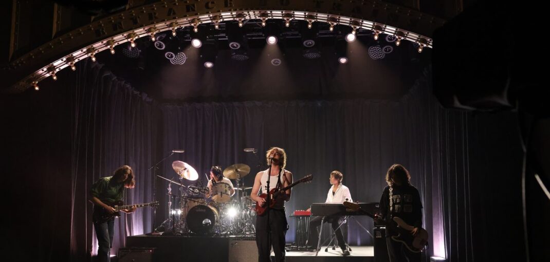 Watch Geese Perform “Au Pays du Cocaine” and “Trinidad” on Saturday Night Live Watch Geese Perform “Au Pays du Cocaine” and “Trinidad” on Saturday Night Live