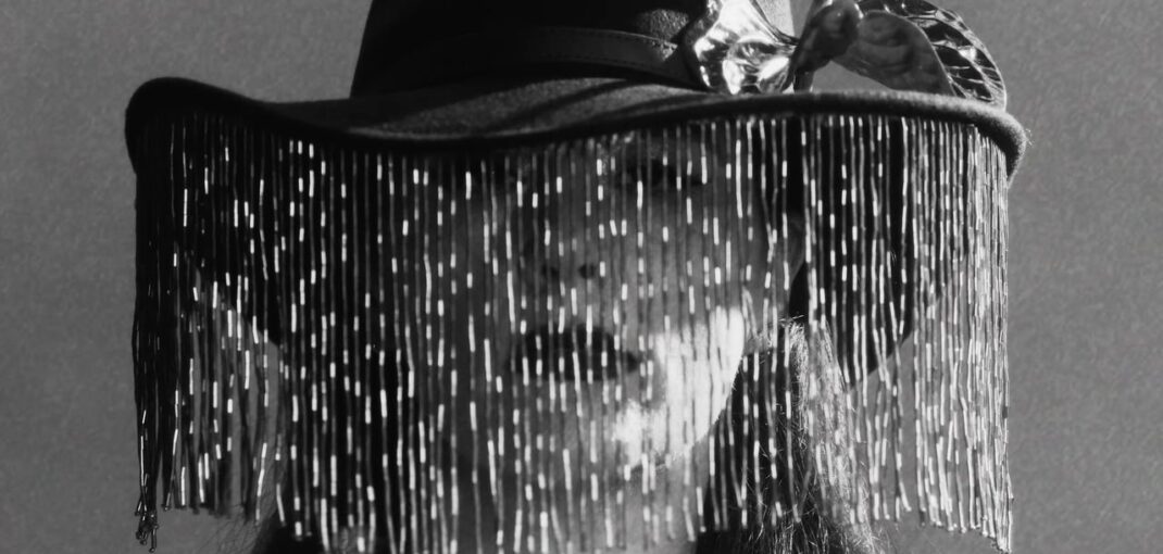 Jessie Ware Shares New Song “Ride” Jessie Ware Shares New Song “Ride”