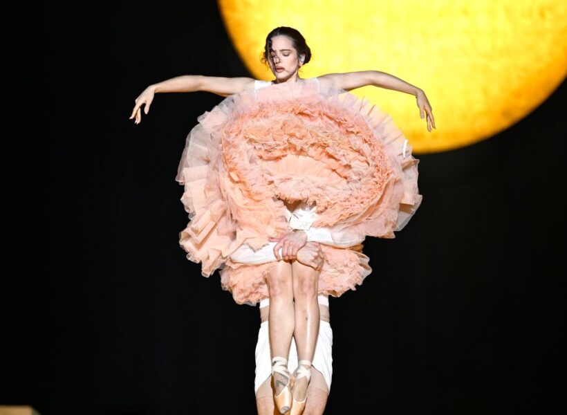 Here’s What Went Down at Rosalia’s Lux Tour Opener Here’s What Went Down at Rosalia’s Lux Tour Opener