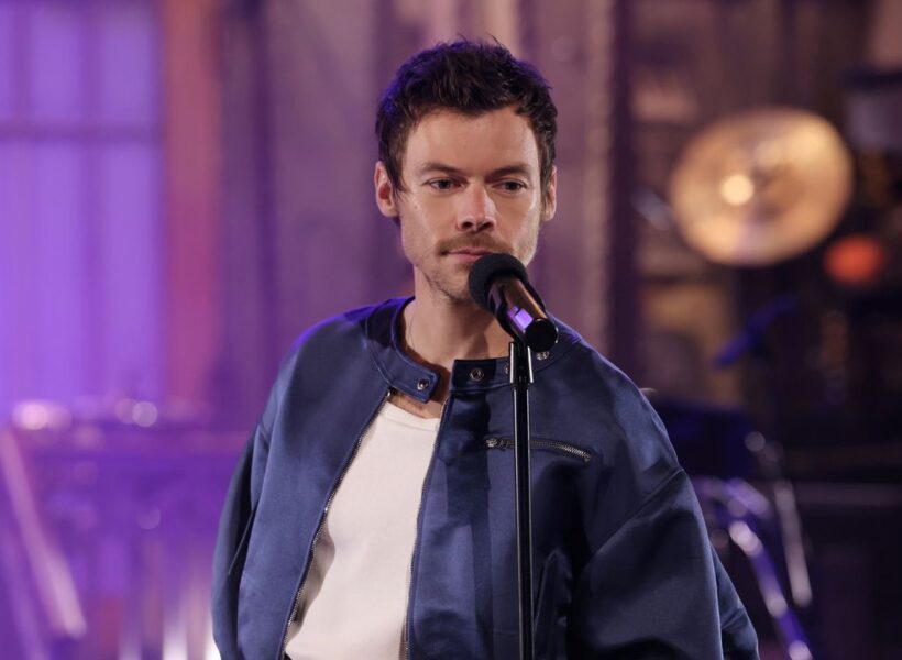 Watch Harry Styles Bring “Dance No More” and “Coming Up Roses” to SNL Watch Harry Styles Bring “Dance No More” and “Coming Up Roses” to SNL