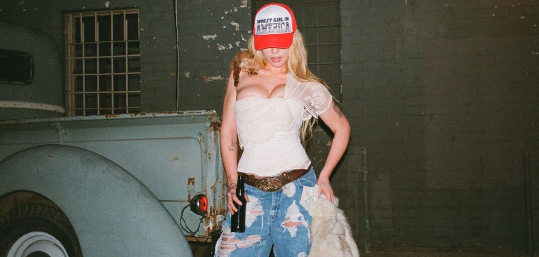 Slayyyter Drops New Song “Broke Bitch Free$tyle” Slayyyter Drops New Song “Broke Bitch Free$tyle”