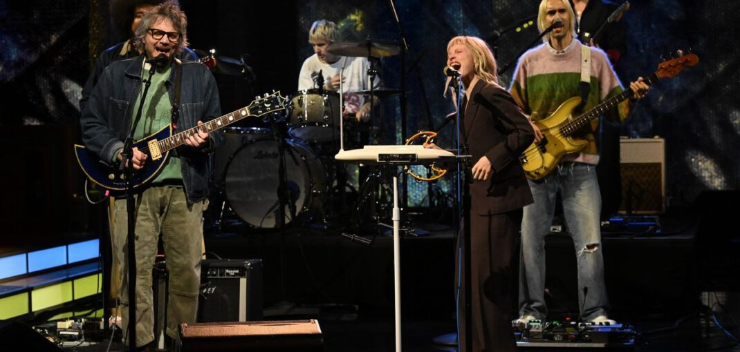 Watch Hayley Williams and Jeff Tweedy Cover Unknown Mortal Orchestra on Colbert Watch Hayley Williams and Jeff Tweedy Cover Unknown Mortal Orchestra on Colbert