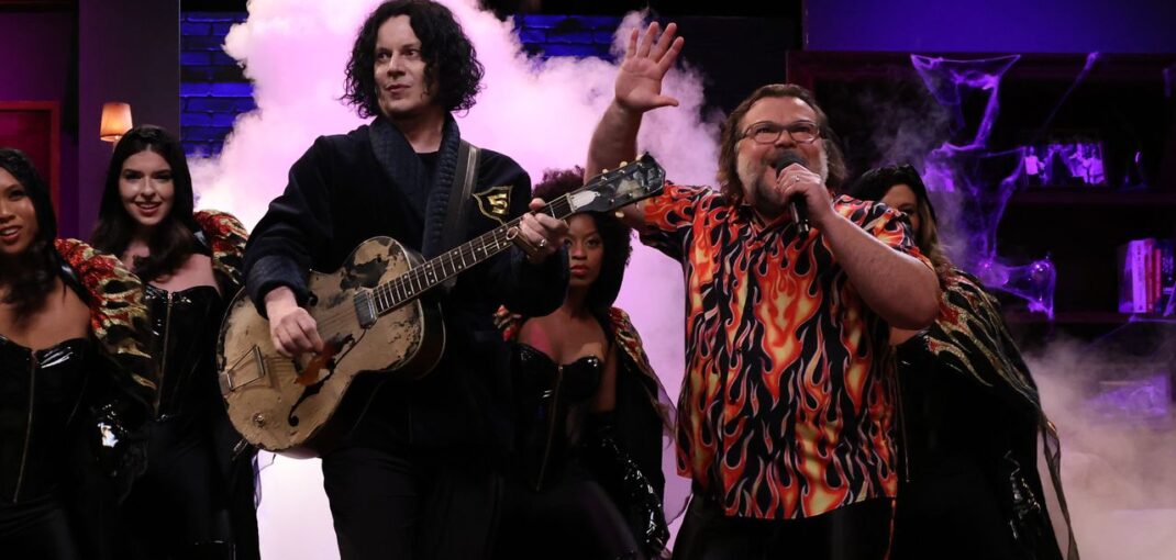 Watch Jack White and Jack Black Reimagine “Seven Nation Army” on SNL Watch Jack White and Jack Black Reimagine “Seven Nation Army” on SNL