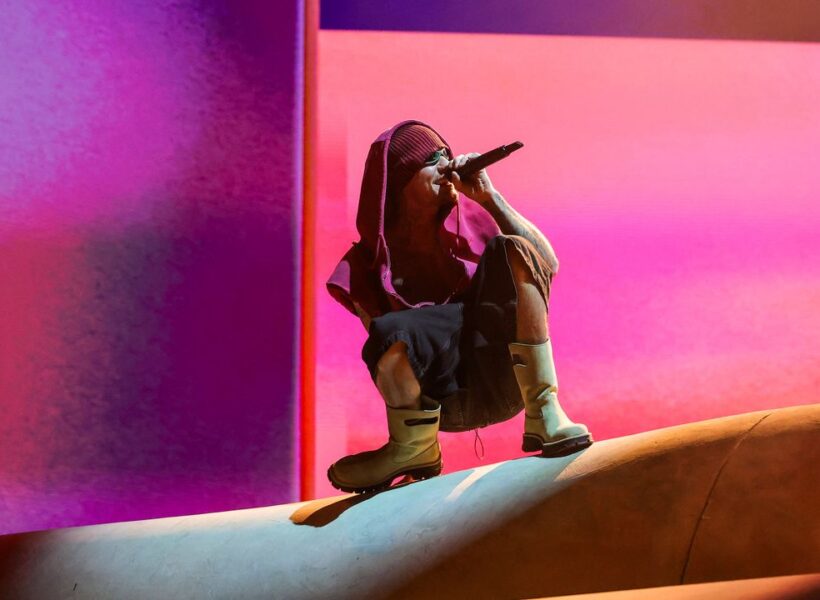 Watch Justin Bieber Bring Out SZA, Billie Eilish, and More at Coachella Watch Justin Bieber Bring Out SZA, Billie Eilish, and More at Coachella